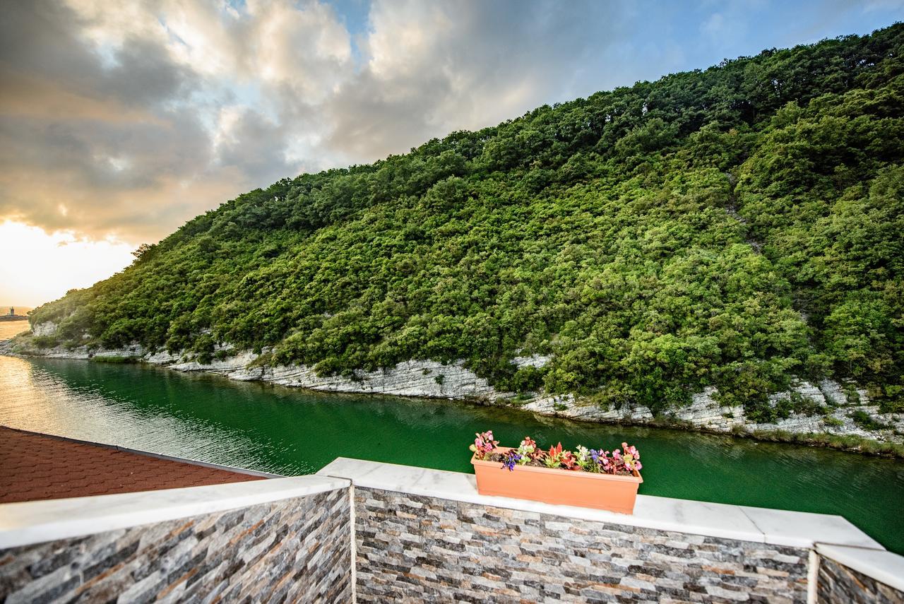 Hill River Hotel Ağva Esterno foto